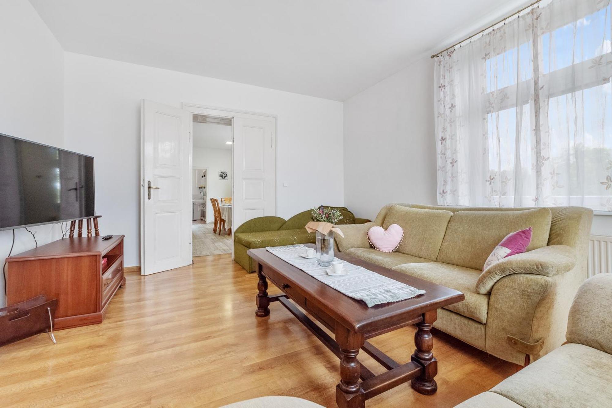 Apartment Gala V Secesni Soukrome Parkovani U Domu Zdarma Ceska Lipa