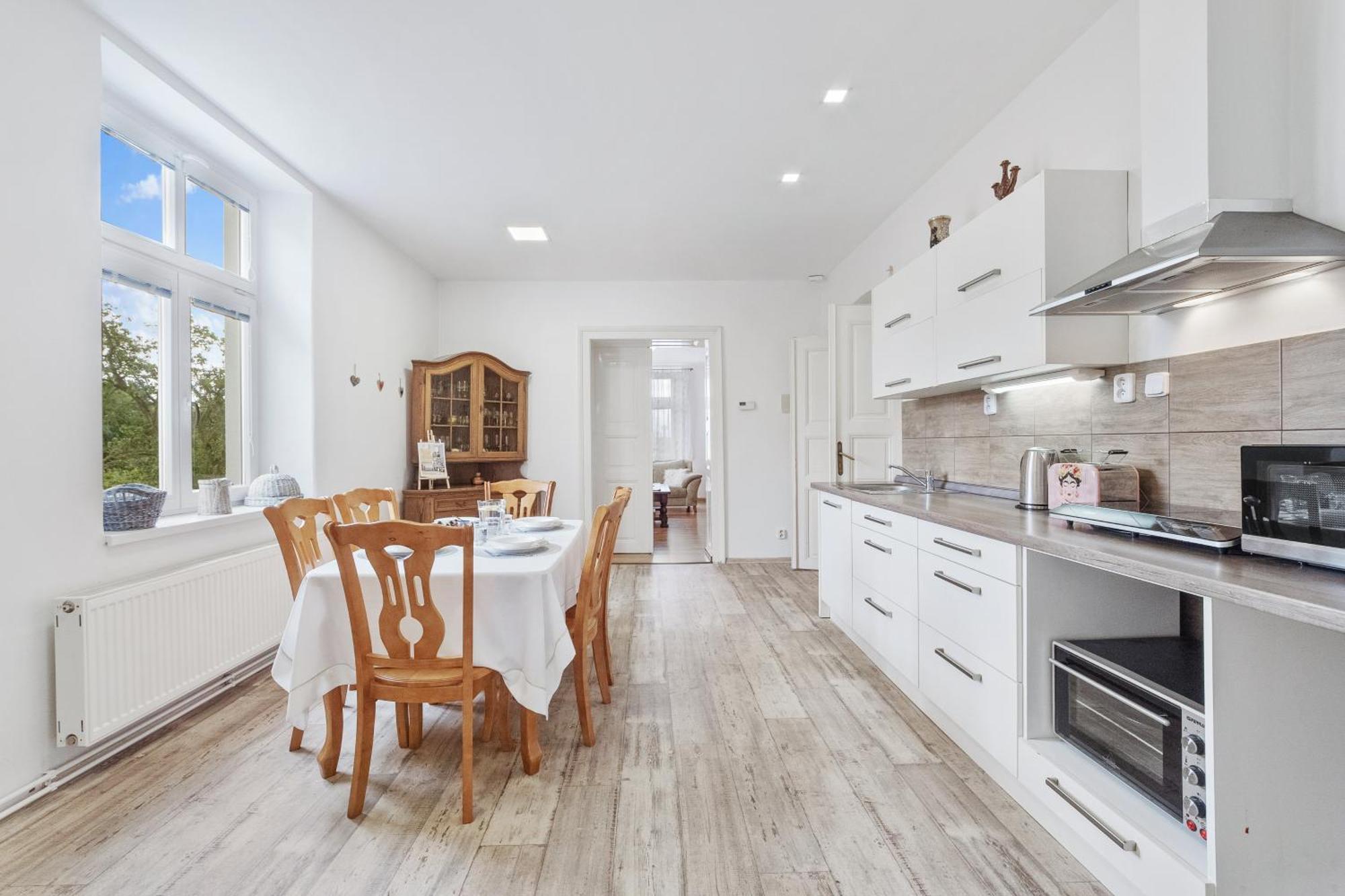 Apartment Gala V Secesni Soukrome Parkovani U Domu Zdarma *