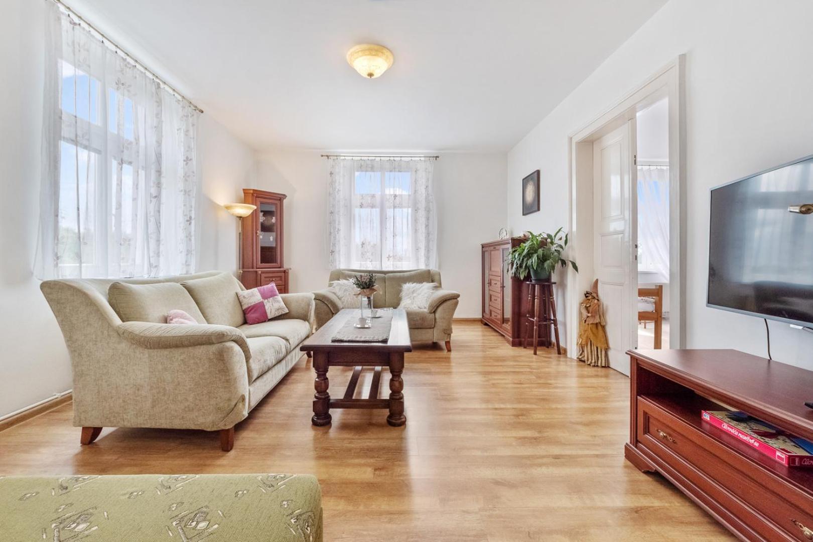 Apartment Gala V Secesni Soukrome Parkovani U Domu Zdarma Ceska Lipa